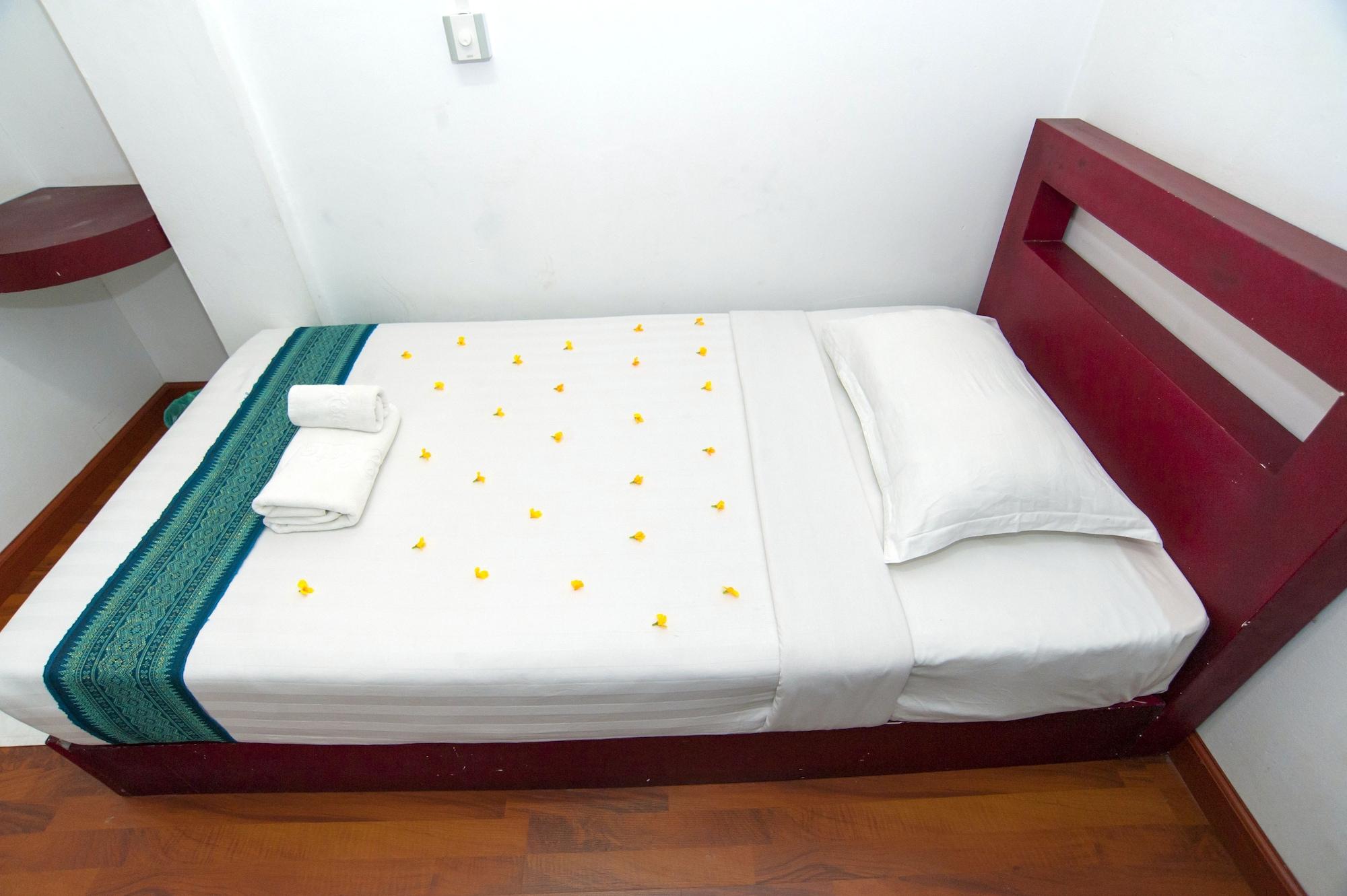 Agga Youth Hotel *